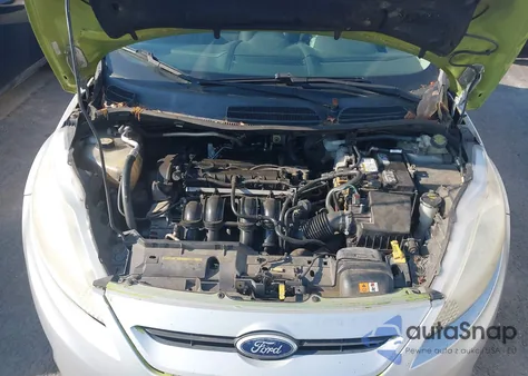 2013 Ford Fiesta Se z USA, uszkodzony, nr VIN 3FADP4EJ4DM215850